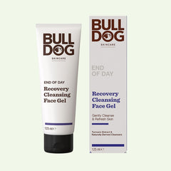 Gel per il viso per la fine del recupero di fine giorno